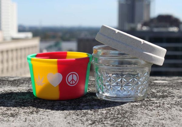 RE:STASH We'd Love Peace Rasta Tie-Dye 4oz Jar - Image 8